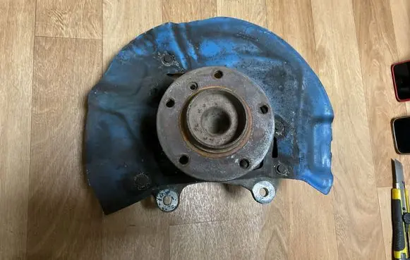 BMW 5 E60 E61 Front wheel hub 6760953