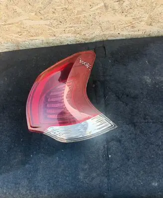 Peugeot 3008 I Rear/tail lights 9805510480