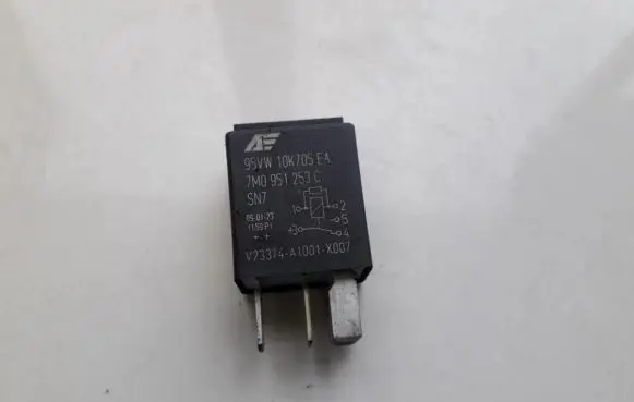 Audi A6 S6 C6 4F Other relay 95VW10K705EA 7M0951253C