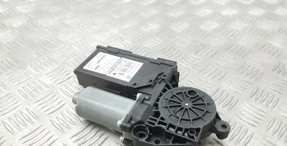 Seat Exeo (3R) Front door window regulator motor 8E2959802E