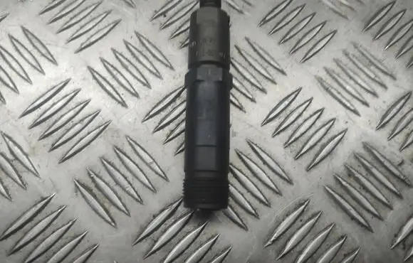 Mercedes-Benz Vito Viano W638 Fuel injector 000010101051