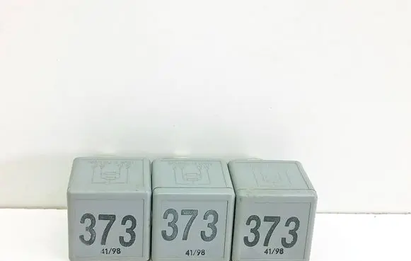 Audi A6 S6 C5 4B Other relay 8D0951253A V23134B52X301