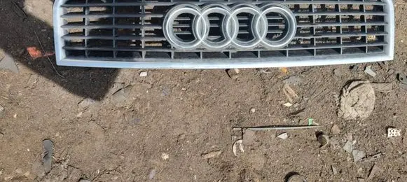Audi A4 S4 B6 8E 8H Front bumper upper radiator grill