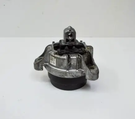 BMW 5 F10 F11 Engine mount bracket 6777375