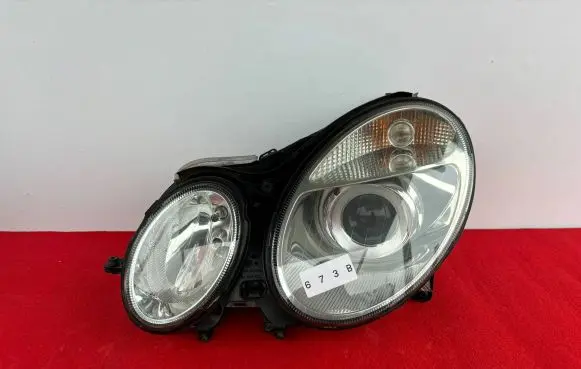 Mercedes-Benz E W211 Headlight/headlamp A2118200261