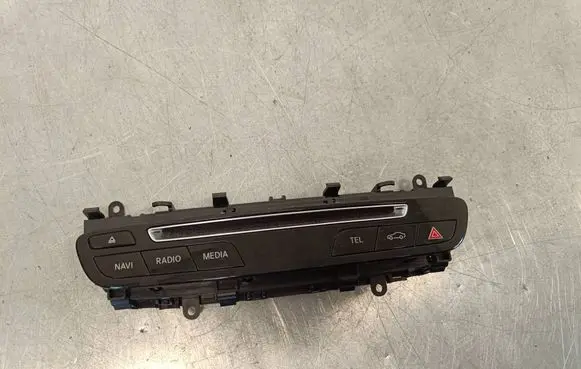 Mercedes-Benz C W205 Head unit multimedia control A2059055201 HW133300 SW132800