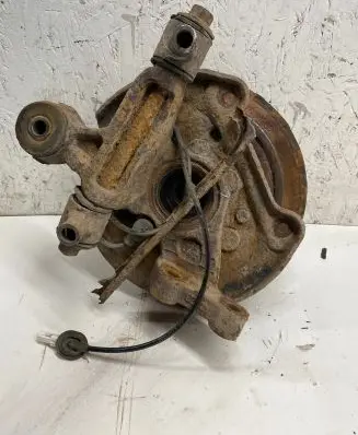 Subaru Forester SG Rear wheel hub spindle/knuckle 