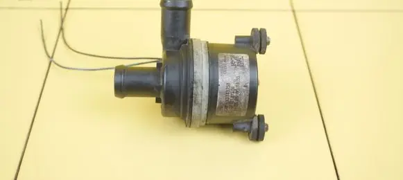 Opel Insignia A Water pump 13343758 A20DTH