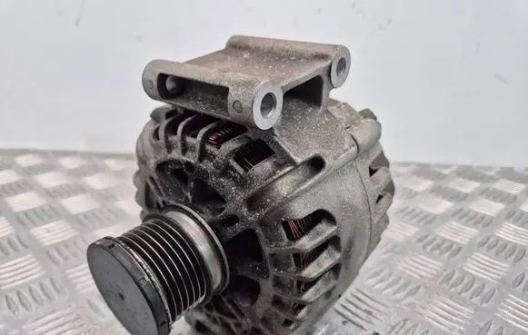 Mercedes-Benz C W204 Generator/alternator A0009067902 213091935 2617417A