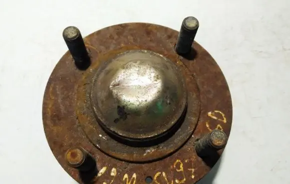 Mitsubishi Space Wagon Rear wheel hub