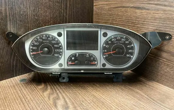 Iveco Daily 35 - 40.10 Speedometer (instrument cluster) 3802540 555001210200 5550012101000