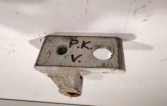 Audi A4 S4 B8 8K Front door upper hinge 8K0831402E