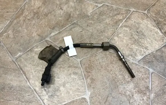 Mercedes-Benz S W221 Exhaust gas temperature sensor A0019051100