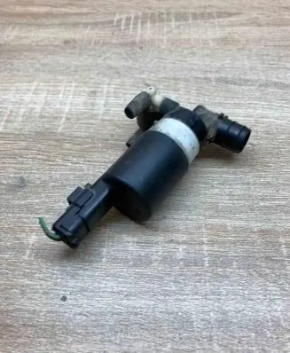 Renault Megane II Windscreen/windshield washer pump 8200031805 WithPlug
