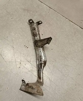 Audi A4 Allroad B8 Fender mounting bracket 