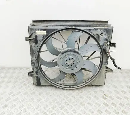 Jeep Grand Cherokee (WK) Radiator cooling fan shroud 52014787AC 52014708AC