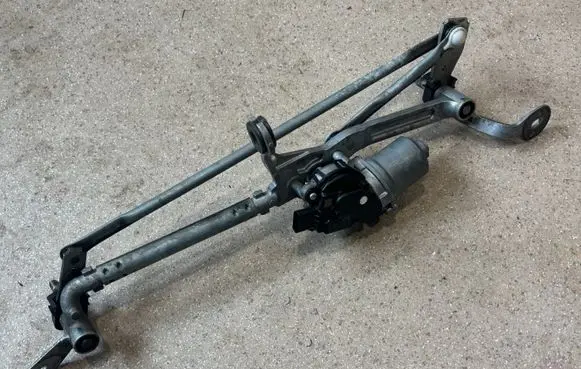 BMW X3 G01 Front wiper linkage and motor 7399004