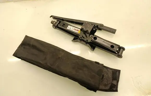 Dodge Grand Caravan Lift Jack 