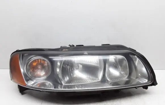 Volvo V70 Headlight/headlamp 30698836