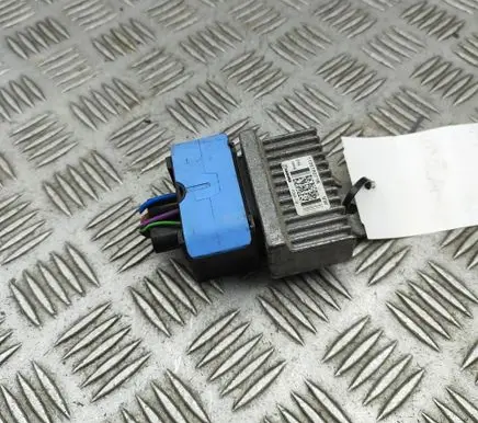 Nissan Navara D23 Glow plug pre-heat relay 110678071R
