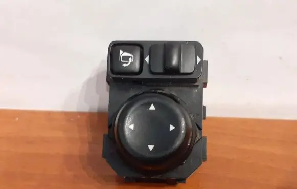 Nissan Qashqai Wing mirror switch 255704EA1B 11021