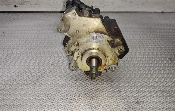Renault Megane II Fuel injection high pressure pump 8200108225 0445010075