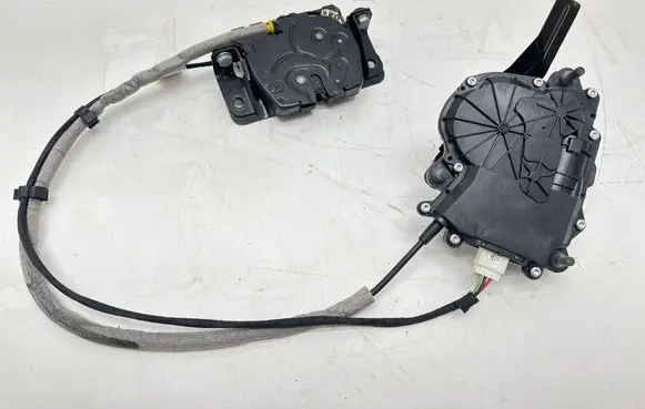 BMW 4 F36 Gran coupe Tailgate/trunk/boot lock/catch/latch 912935109 163672 912935