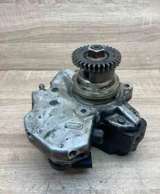 Mercedes-Benz E W212 Fuel injection high pressure pump A6420700801 0445010210