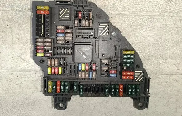 BMW 5 F10 F11 Fuse box set 923442301