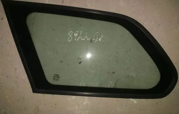 Nissan Primera Rear side window