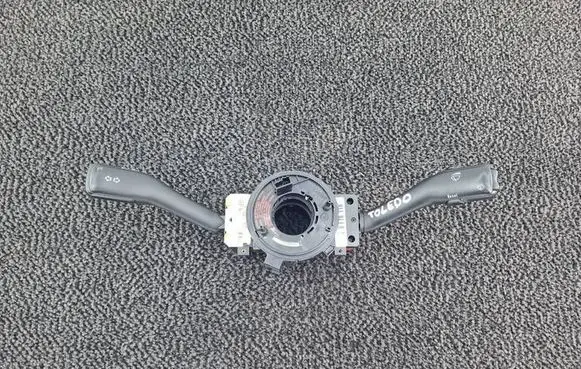 Seat Toledo II (1M) Wiper turn signal indicator stalk/switch 8L0953513G 4B0953503G 1J0959653B