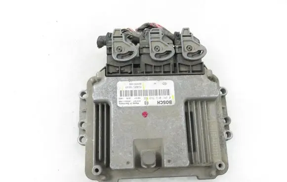 Suzuki Grand Vitara II Engine control unit/module 8200561686 8200518648 0281012569