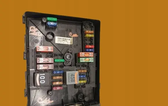 Skoda Octavia Mk3 (5E) Fuse box set 1K0937125D