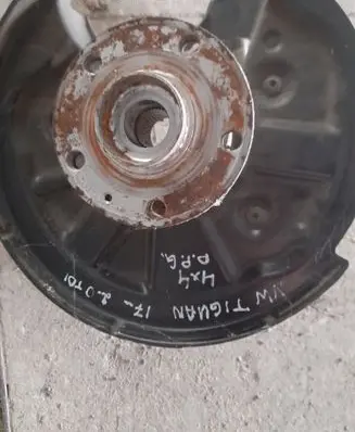 Volkswagen Tiguan Rear wheel hub 5QF505436F