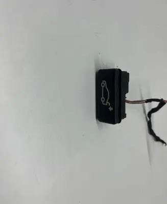 BMW 7 E65 E66 Tailgate/boot open switch button 8375580