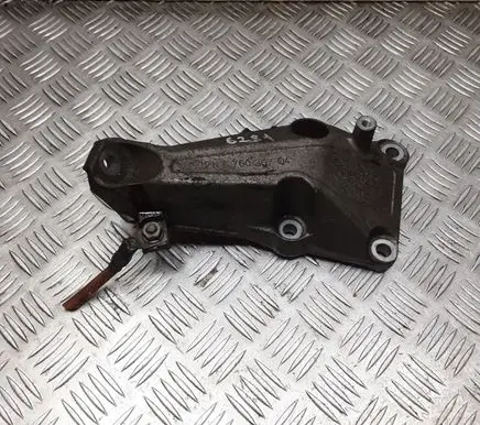 BMW 1 E81 E87 Engine mounting bracket 2211676030704 24163110 ENAC46000