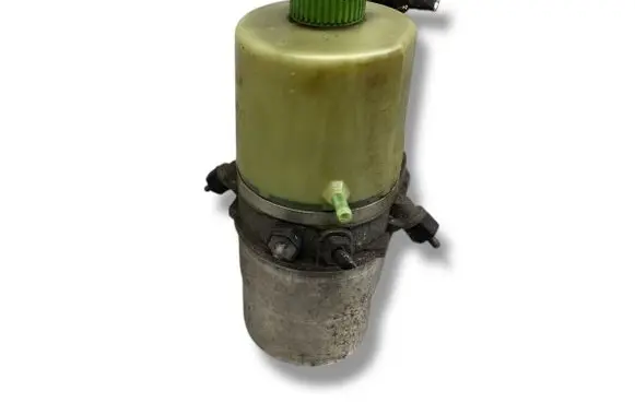 Volkswagen Polo V 6R Power steering pump 6R0423156B 01032011