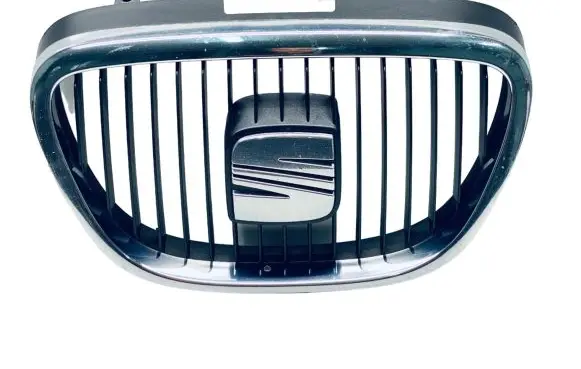Seat Toledo III (5P) Front bumper upper radiator grill 5P0853651A 5P0853679