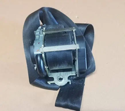 Peugeot 207 CC Front seatbelt