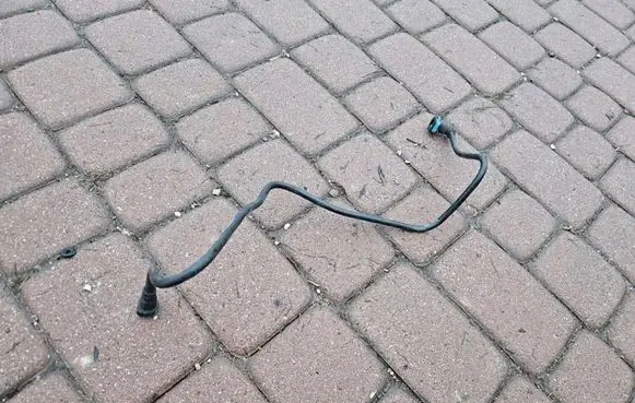 Opel Adam Fuel line pipe 39051865
