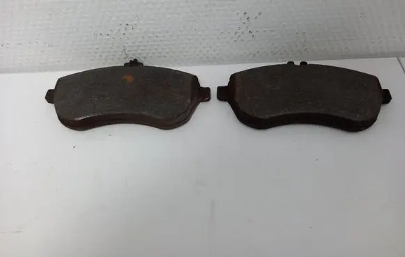 Mercedes-Benz E W212 Brake pads (front) 0074209220