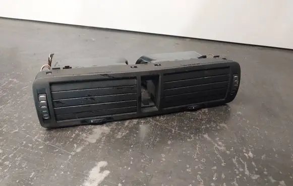 Skoda Superb B5 (3U) Dash center air vent grill 3U0820951A