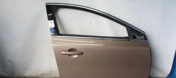 Volvo V40 Front door