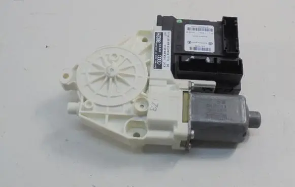 Audi A3 S3 A3 Sportback 8P Front door window regulator motor 8P0959802H