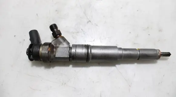 BMW 7 E65 E66 Fuel injector 0445110131