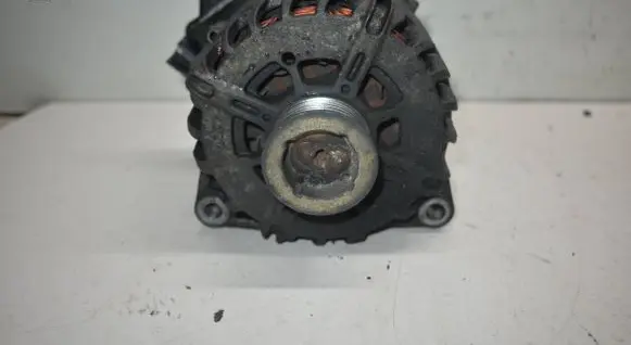 Peugeot 308 SW Generator/alternator 9675753680