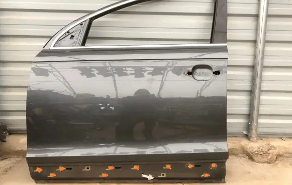 Audi Q7 4L Front door