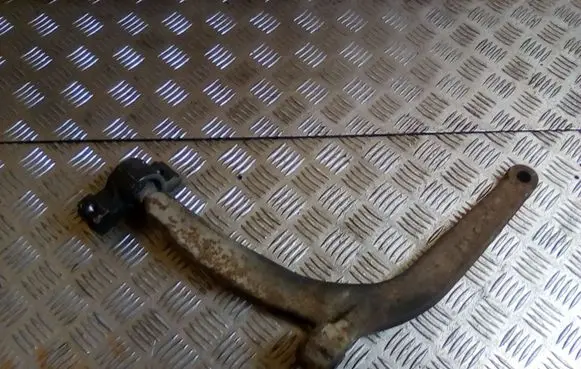 Peugeot 406 Front lower control arm/wishbone