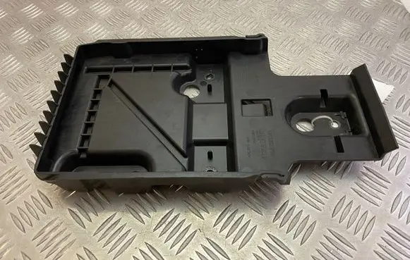 Volvo XC90 Battery tray 31479351