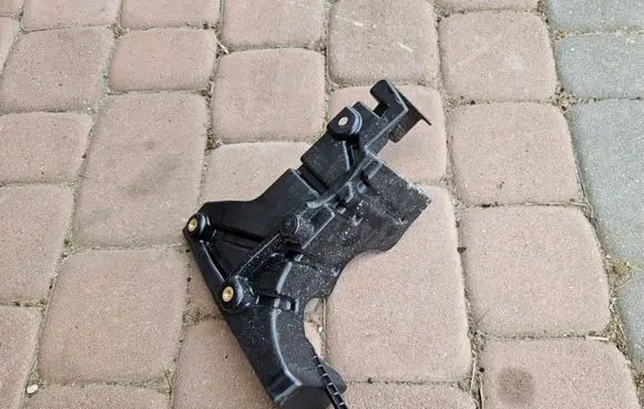 Peugeot 5008 Timing belt guard (cover) 9805747680